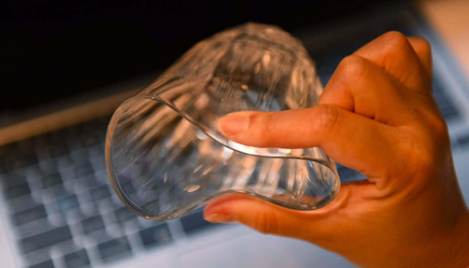 シリコーンロックグラスはどうやって生まれたのか？ー失敗から学ぶ土壌をつくるYAOYA PROJECTの裏側を語る